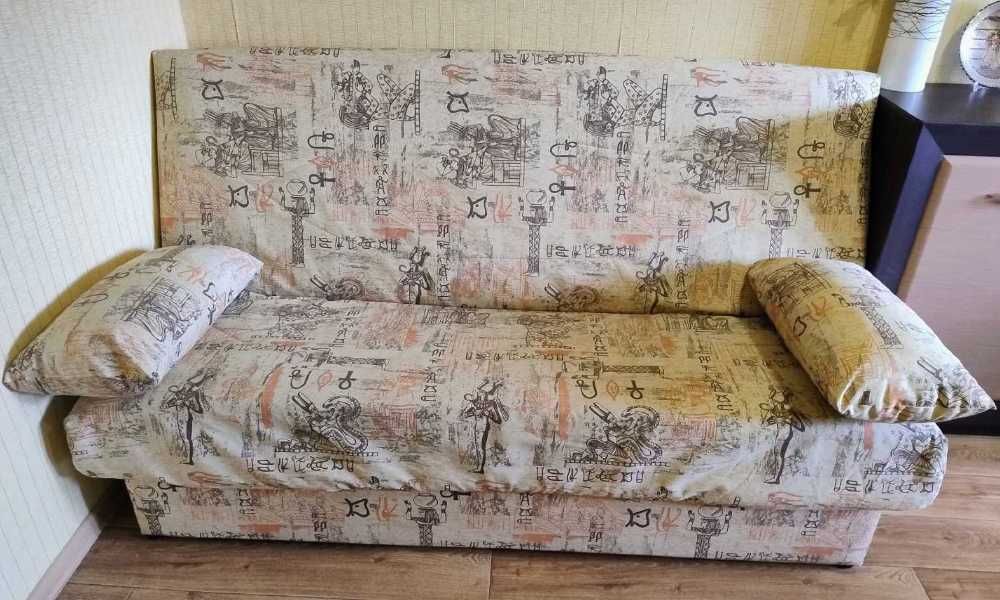Диван-ліжко без підлокітників