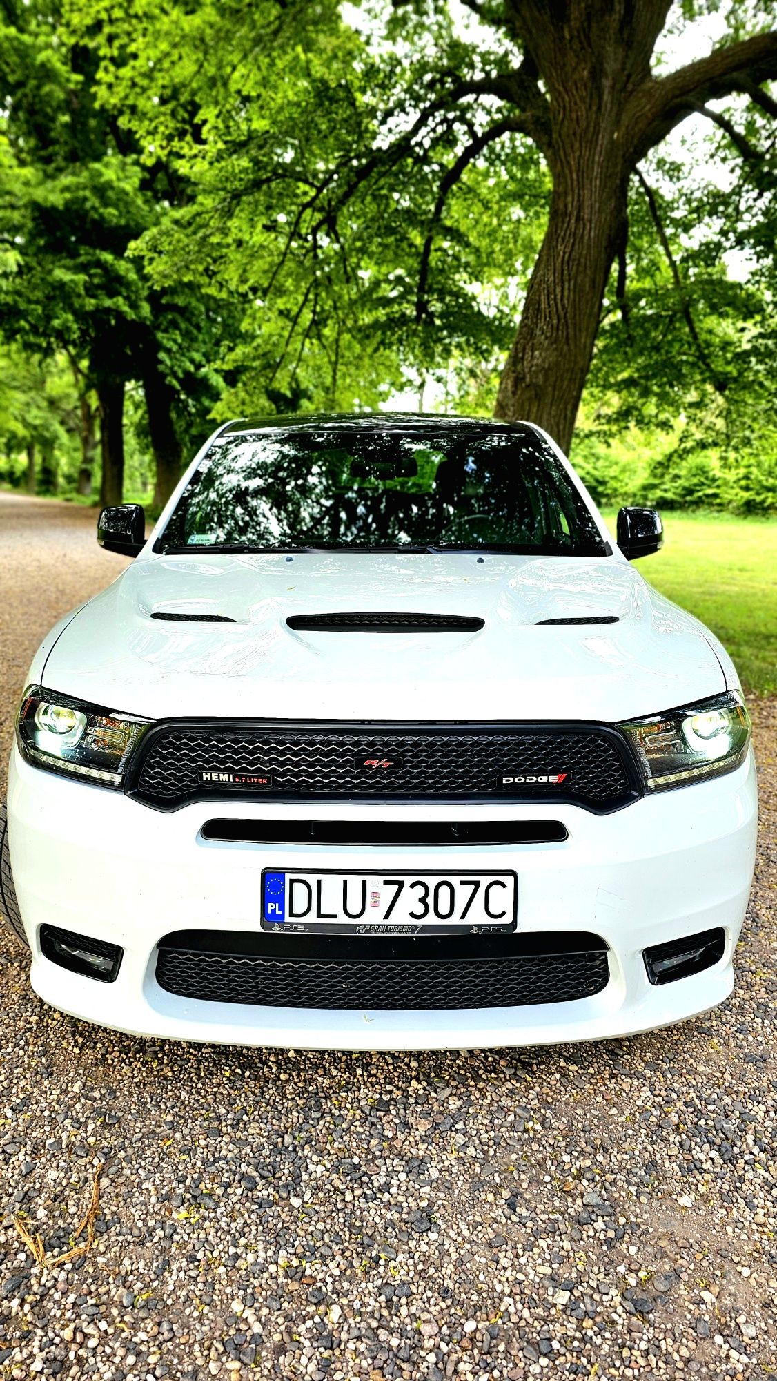 Wynajem auta do ślubu Dodge Challenger Durango