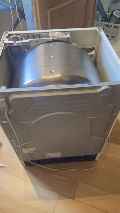 Suszarka Whirlpool wywiewowa AWZ 121