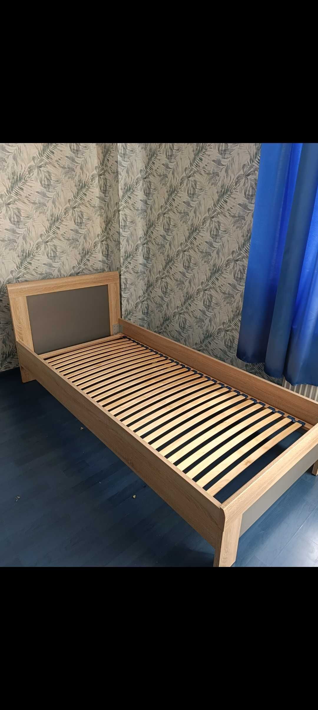 Łóżko 90x200 w dobrym stanie +materac