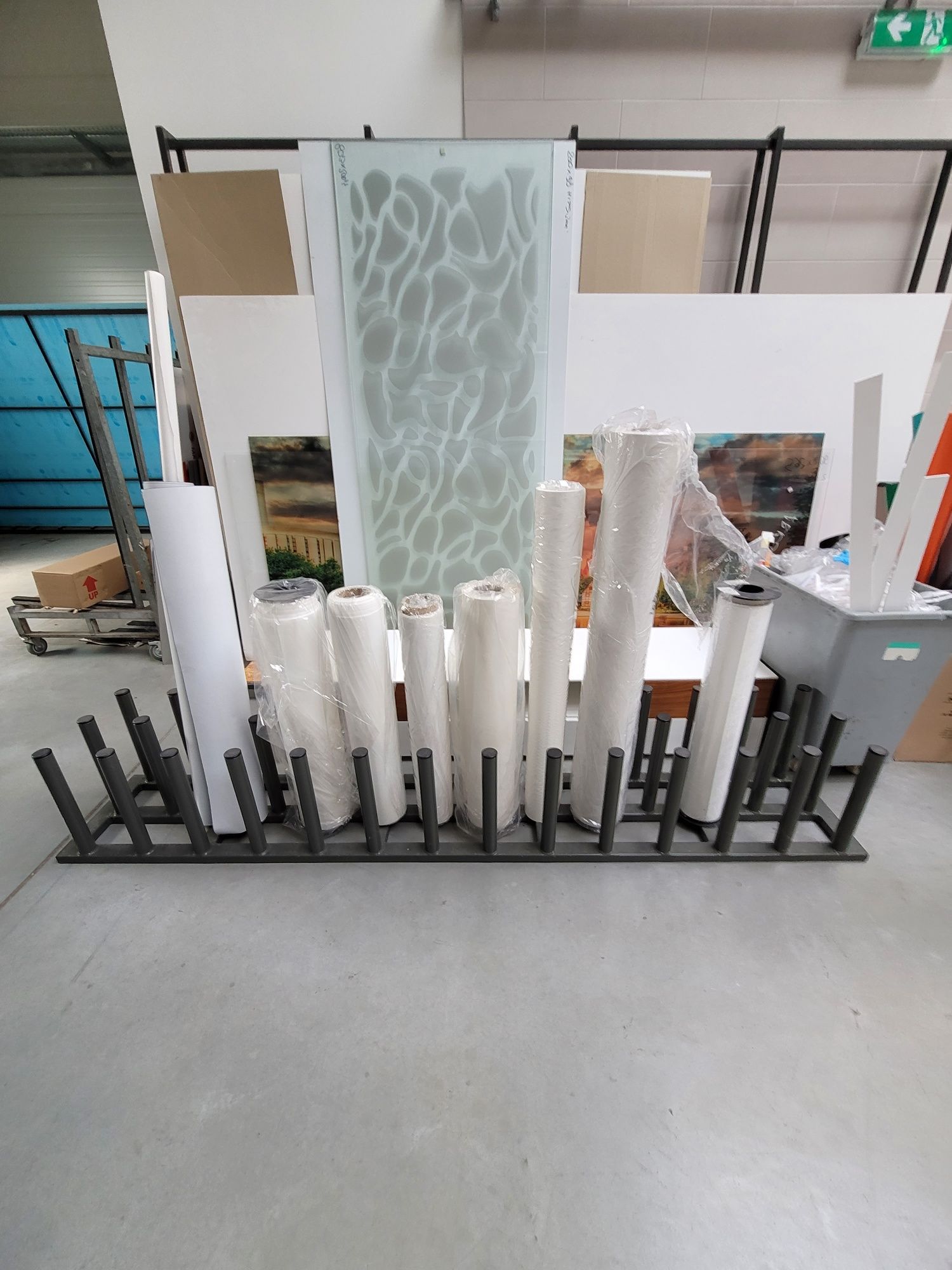 Stojak na 42szt gilzy  , baner,  folia szer 37cmx 236cm