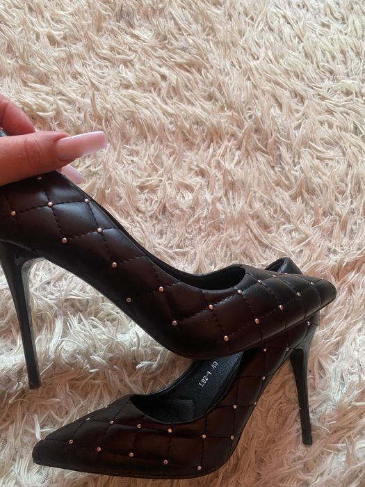 туфлі лодочки човники на підборі чорні