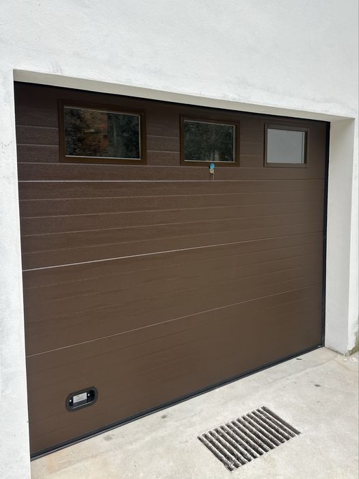 Portões seccionados de garagem e exterirores