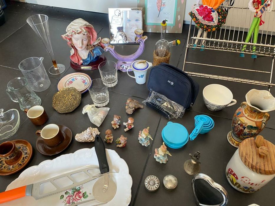 Louça e artigos de decoração : lote 55 peças