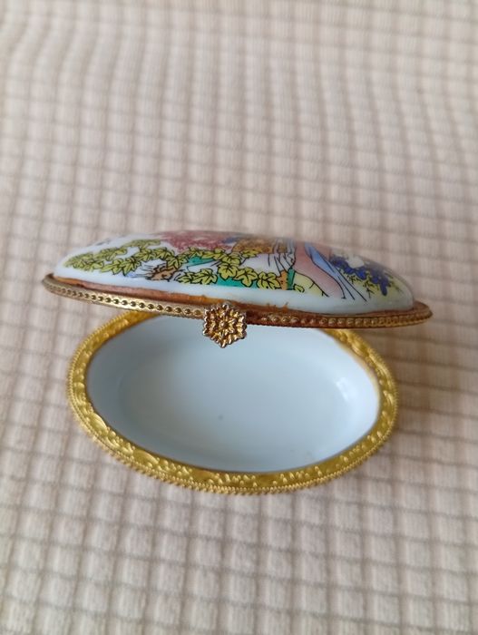 Puzderko na pierścionki.