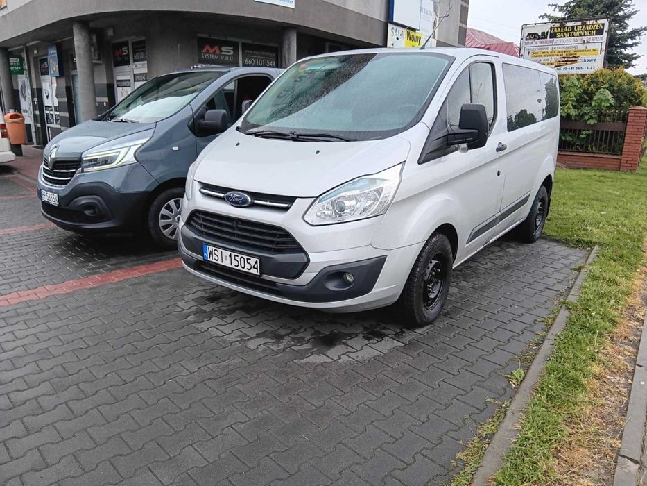 Wynajem Busa 9 osobowego