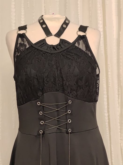 Świetna sukienka w stylu gotyckim gotyk łańcuch paski koronka roz L