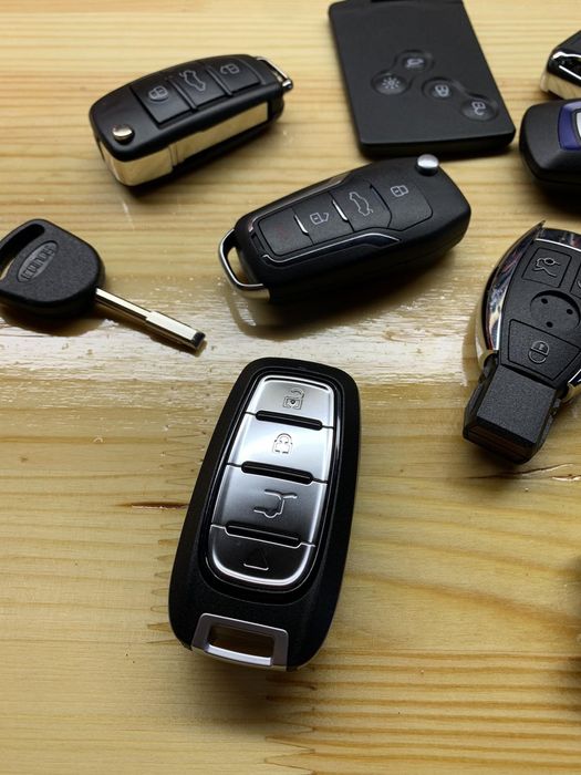 Виїзна майстерня виготовлення та прошивки авто ключів