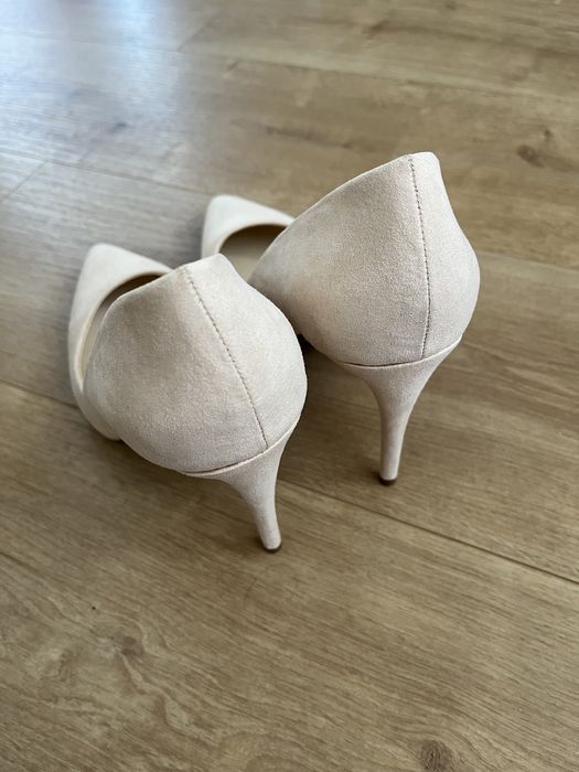 Sapatos salto-alto bege Bershka - 39