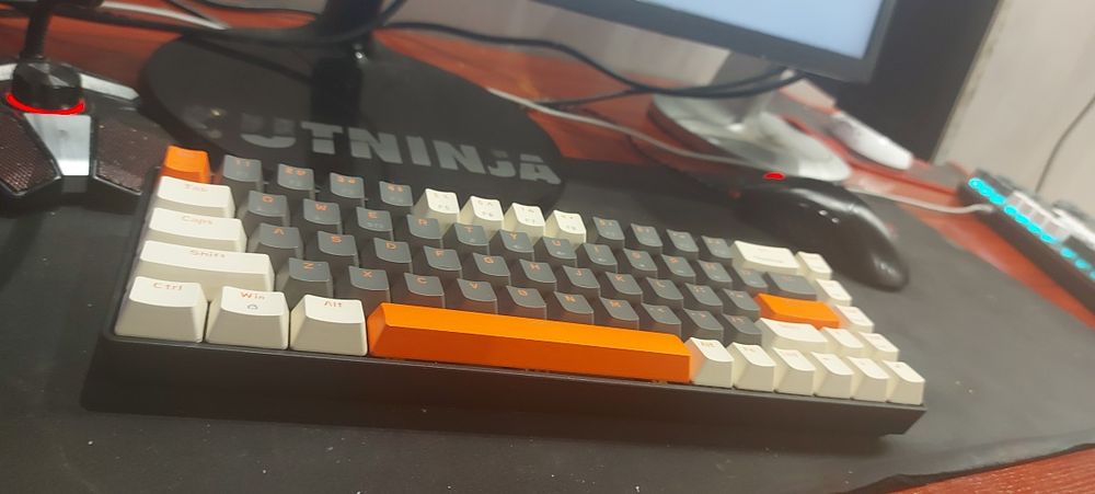 Клавіатура Ziyoulang k68 хороша справна