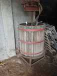Prensa de vinho fundo em ferro