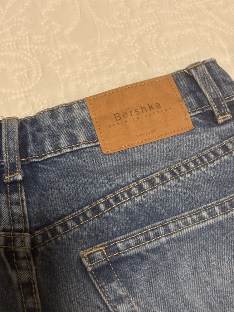 Calças de ganga Mom Bershka