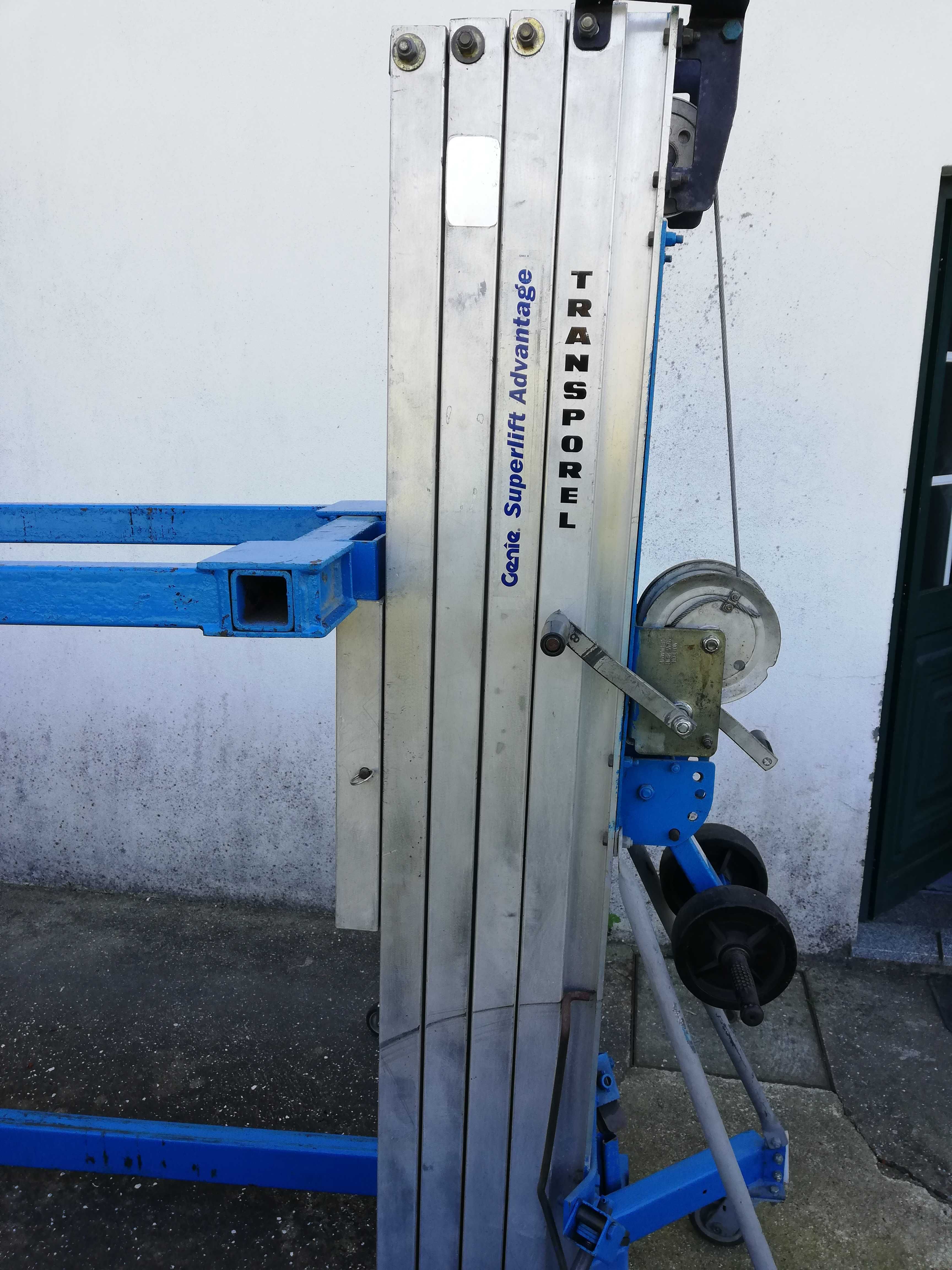 Venda de Elevadores de Carga Genie SLA20