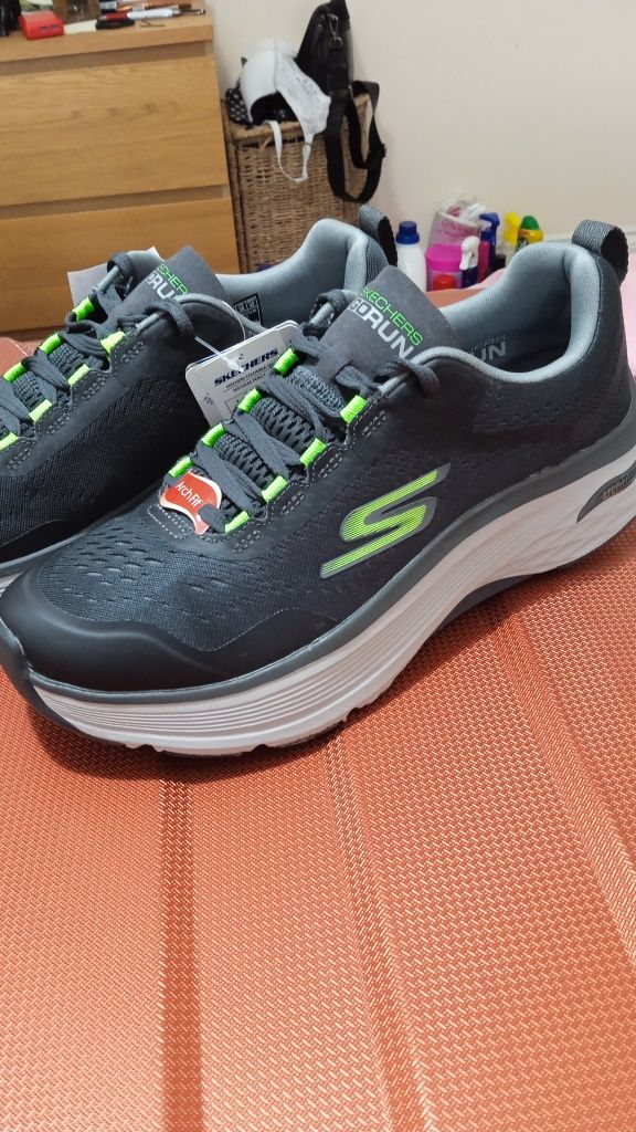 Кросівки Skechers - 43,5 розмір. Оригінал