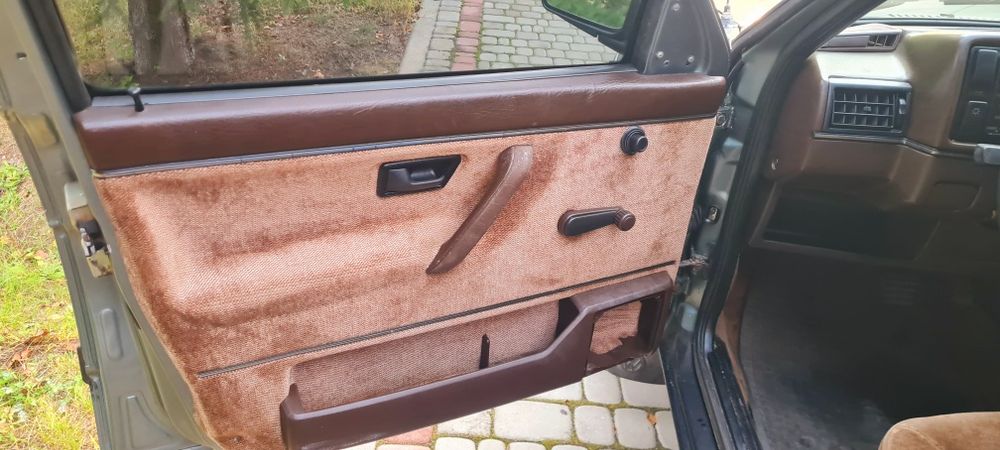Volkswagen Jetta.  1,6 Бензин. Кпп автомат