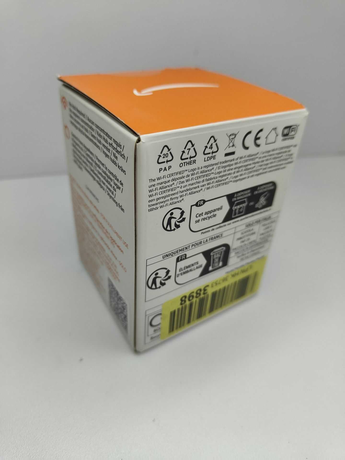 Розумна розетка Amazon Basics