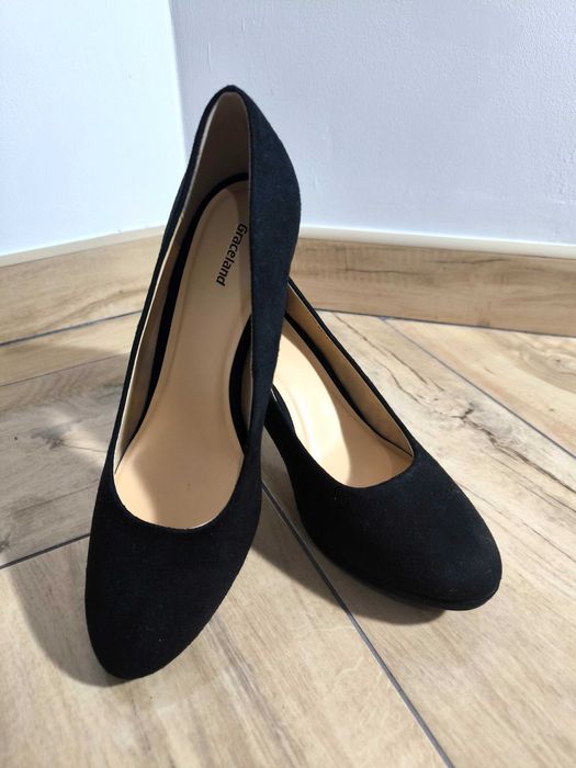 Czarne buty na obcasie damskie Graceland półbuty zamszowe damskie 41