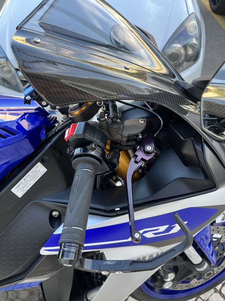 Yamaha r1 2016.