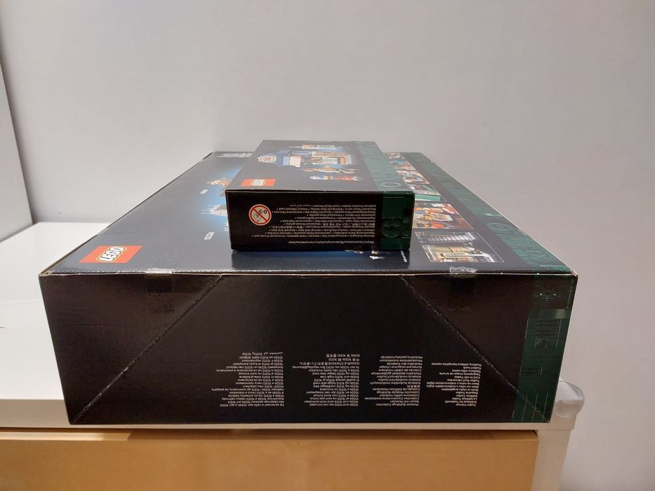 ENVIO GRATIS-LEGO 10350 Tudor Corner + 40757 Corner Kiosk (Icons)