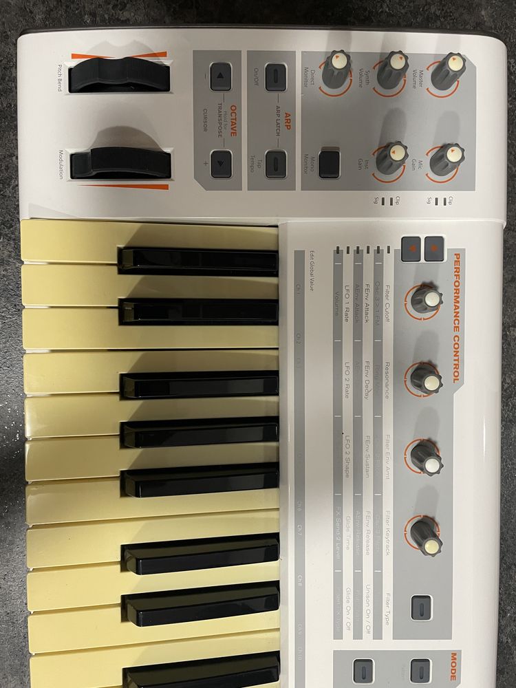 Syntezator m audio venom