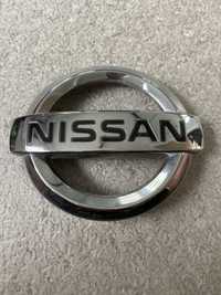 Nissan znaczek samochodu