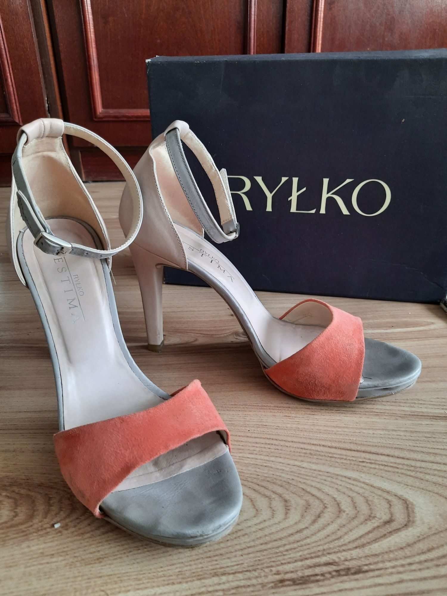 Buty na obcasie 39 / 40 Ryłko