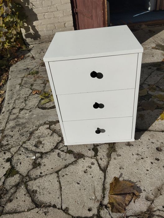 Szafka biała z szufladami