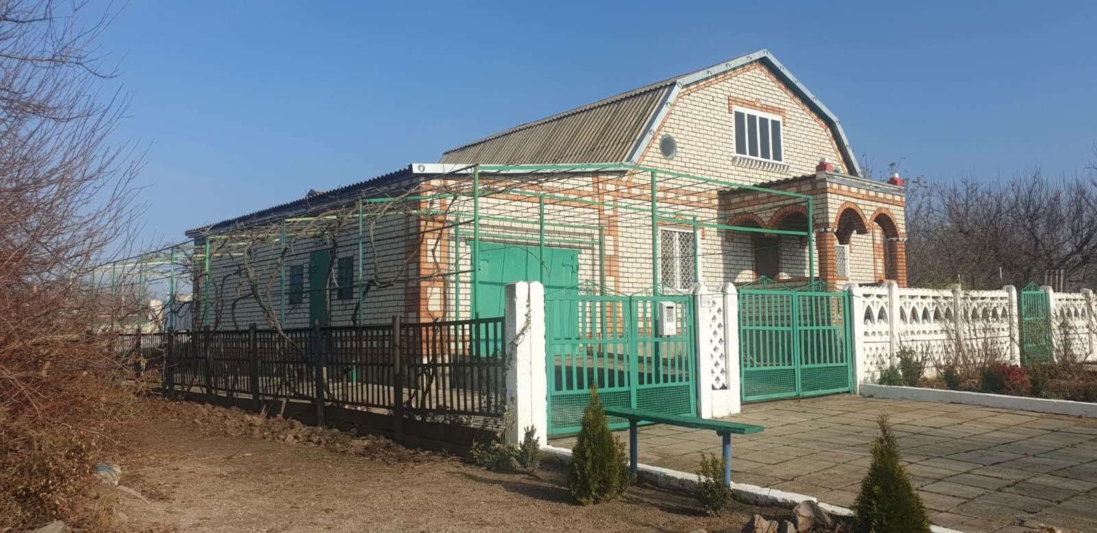 Продам красивый дом,в селе.