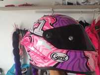 Capacete S e casacos