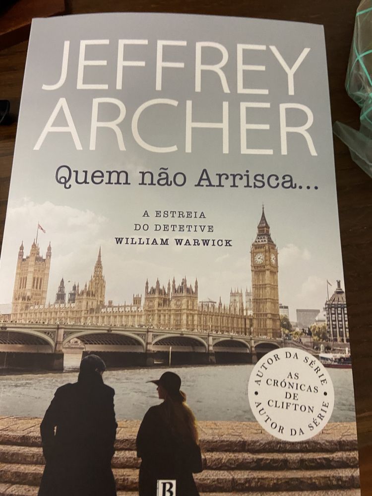 Livro “Quem não arrrisca”- Jeffrey Archer