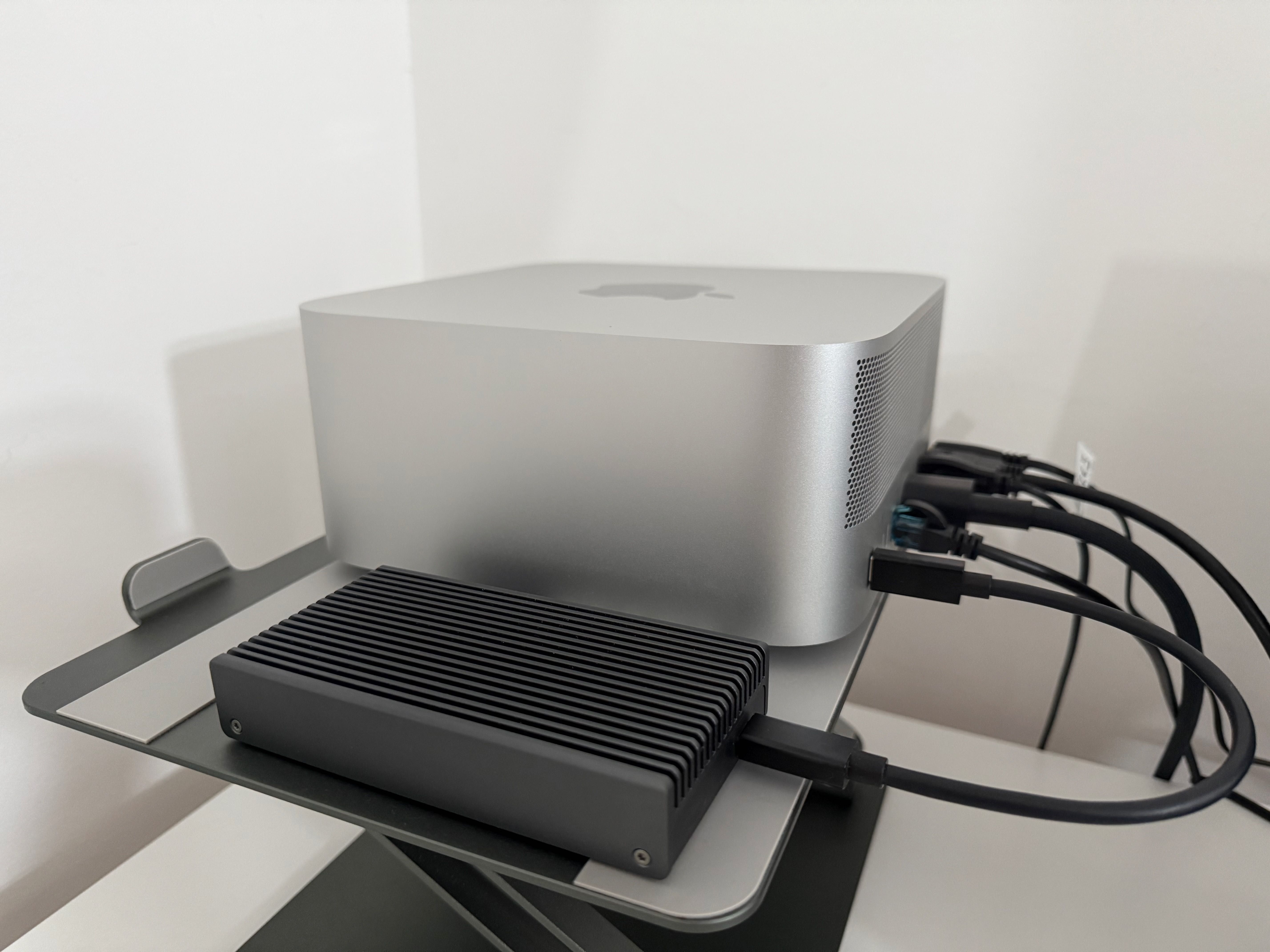 Mac Studio M2 MAX / 32GB / 512GB / CPU12 / GPU30 - Garantia até 1/2028