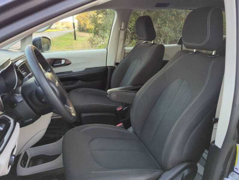 2021 Chrysler Voyager L