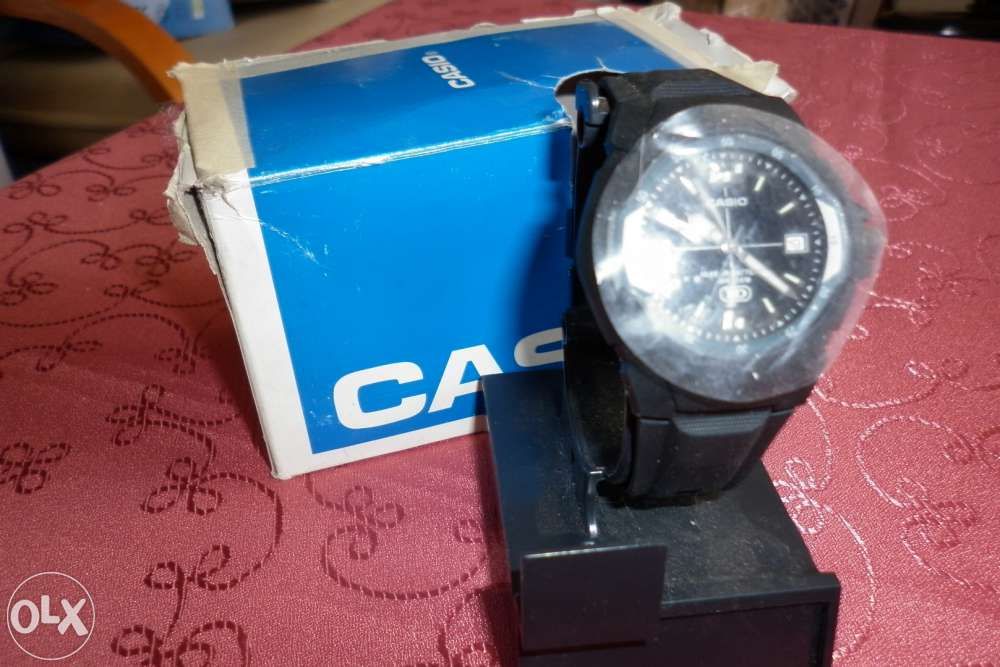 Zegarek Casio MW-600 Czas światowy, Datownik