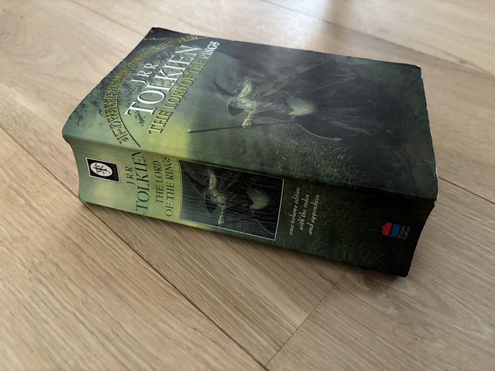 The lord of the rings - J.R.R. Tolkien j. angielski