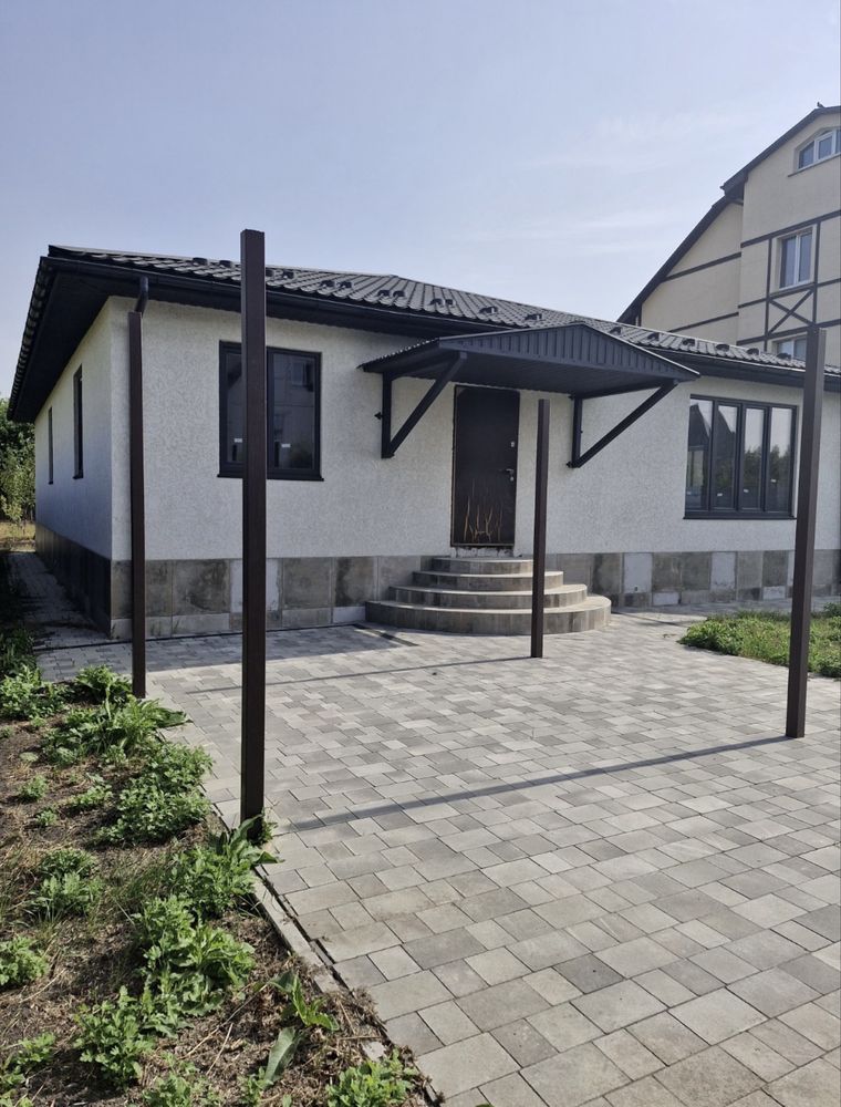 Продам неймовірний будинок за вулицею Зелена 33