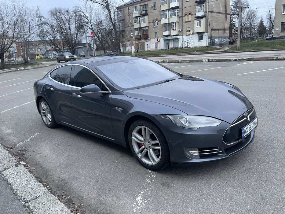 Tesla model S  P85D 2015