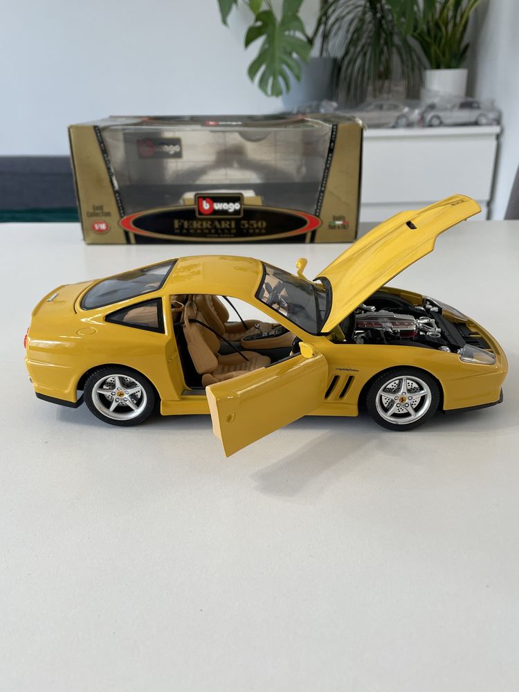 Model Ferrari 550 Maranello (1996) 1/18 Bburago jak Maisto Solido 1:18