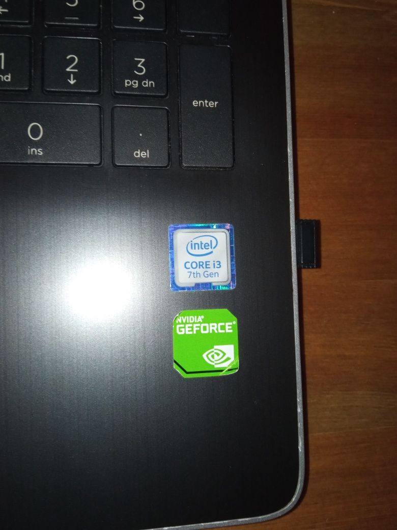 Laptop HP i3 7-gen 8 GB RAM 256 GB SSD NVIDIA MX110 (VRAM: 2GB)