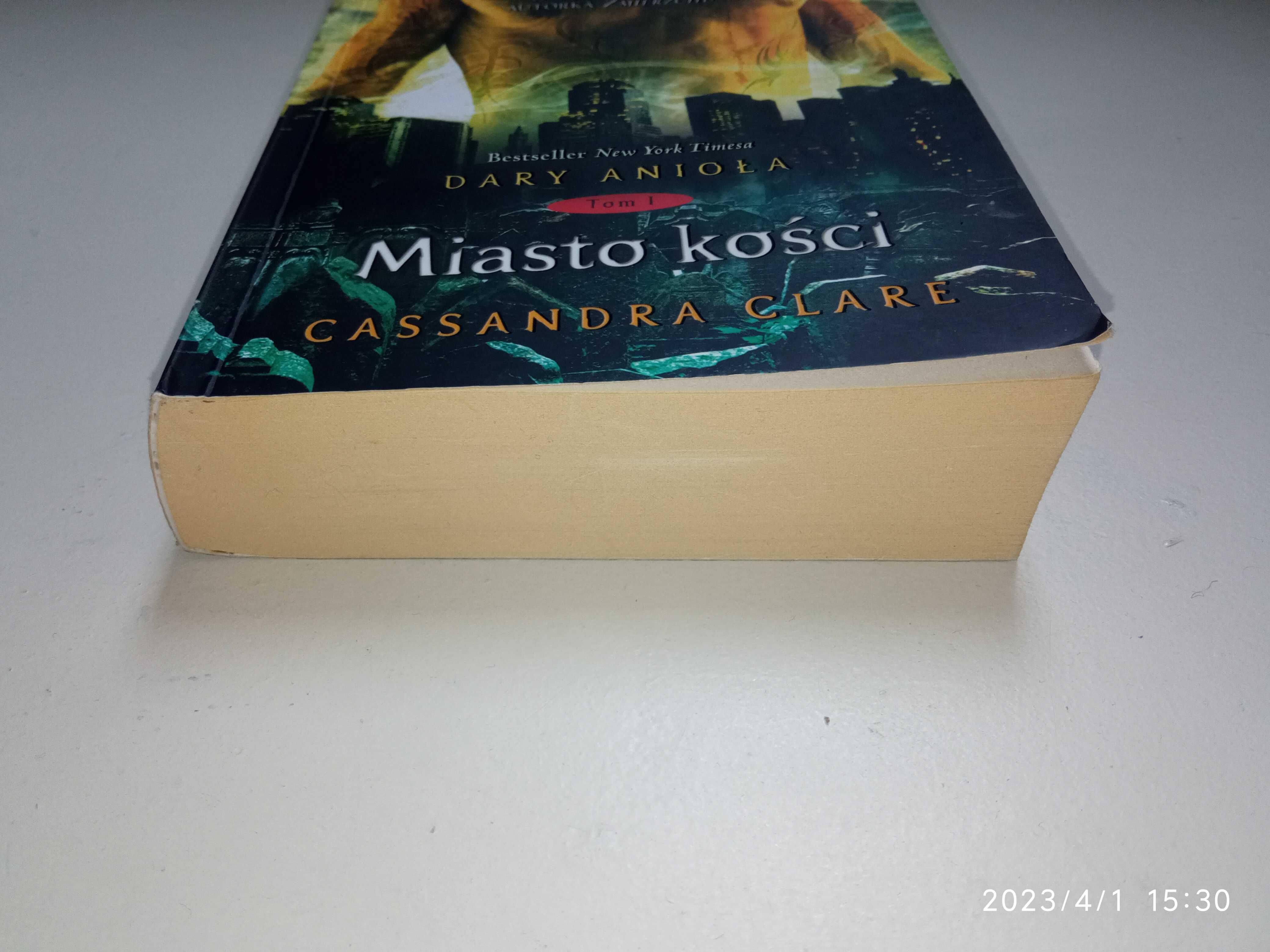 Książka Miasto Kości - Cassandra Clare Dary Anioła tom I