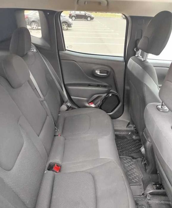 Jeep Renegade 2018 кросовер