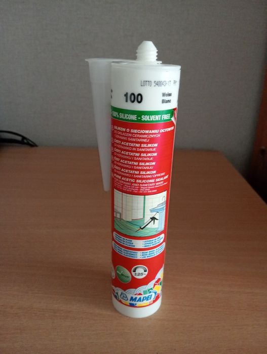 Силіконовий герметик білого кольору