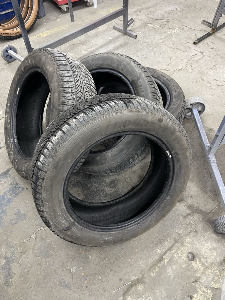Opony zimowe GoodYear UltraGrip 8 215/60 R17