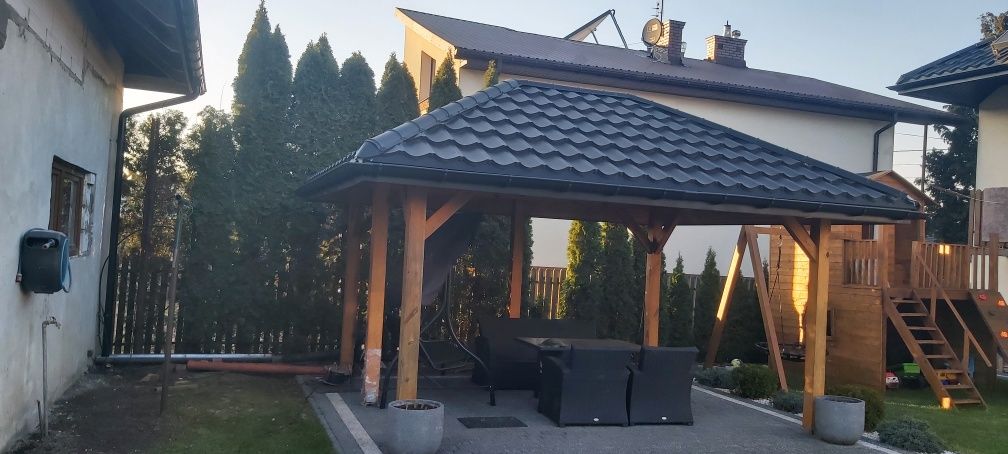 Altanka  w bardzo dobrym stanie porządna