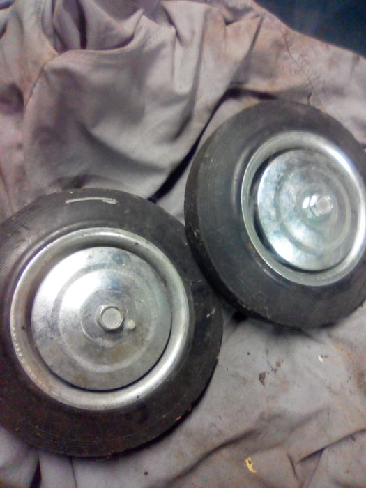 Колеса на тачку ...