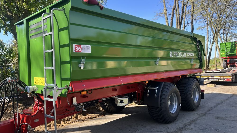 Przyczepa skorupowa PRONAR T700M 35m3 tandem