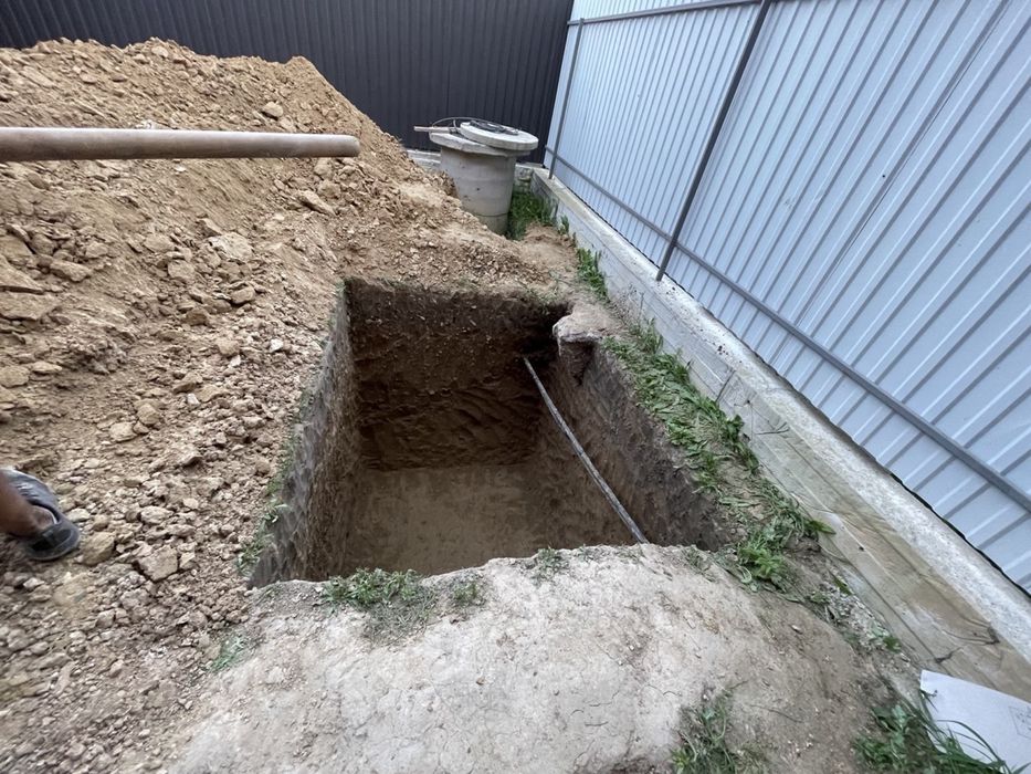 Копка ям, траншеї, фундаментів, басейнів та земляні роботи