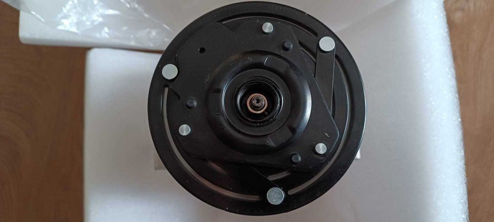 NOVO! Compressor Ar condi.  refrigerant:R134a OIL PAG45 OR EQuiv r134A