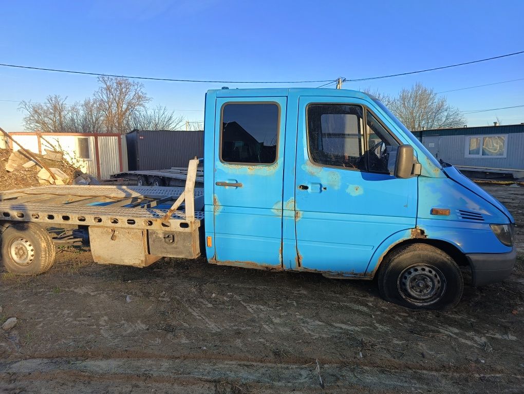 Sprinter MB 2005 рік. 2.7D. вантажний бортовий дубль кабіна.