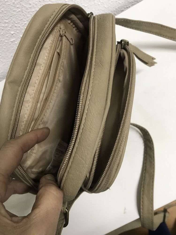 4 Bolsas de tiracolo. Algumas NOVAS. Preço unitário na descrição