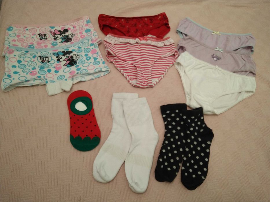 Bielizna, skarpetki r.122/128 nowe i używane